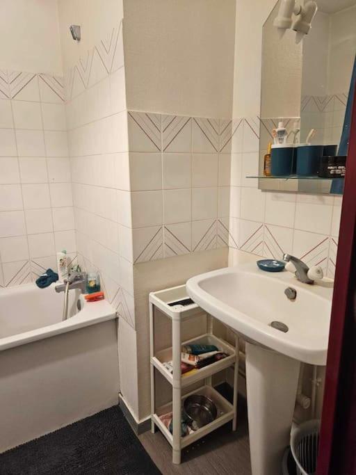 Apartment Dortoir 4 Lits Proche De La Gare De